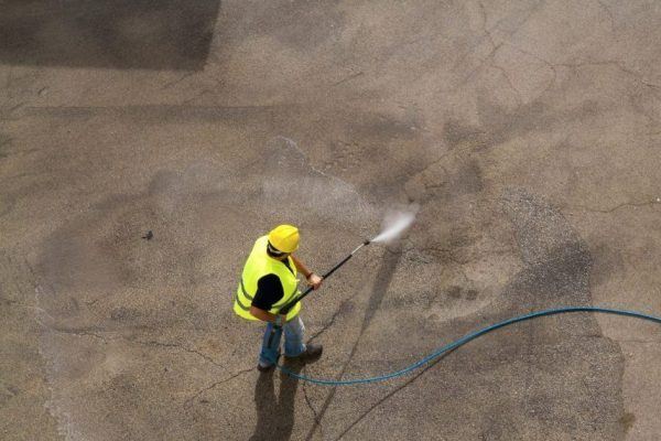 Exterior washing near Wenatchee